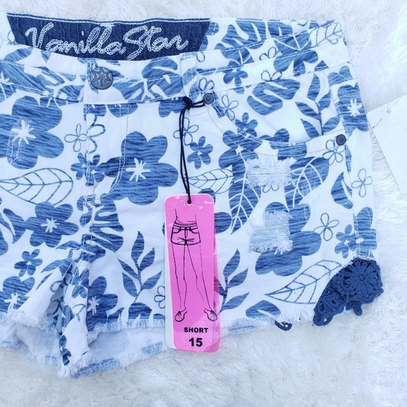 NEW SHORTS Women's Size 15, VANILLA STAR White/Blue NWT - Picture 3 of 10